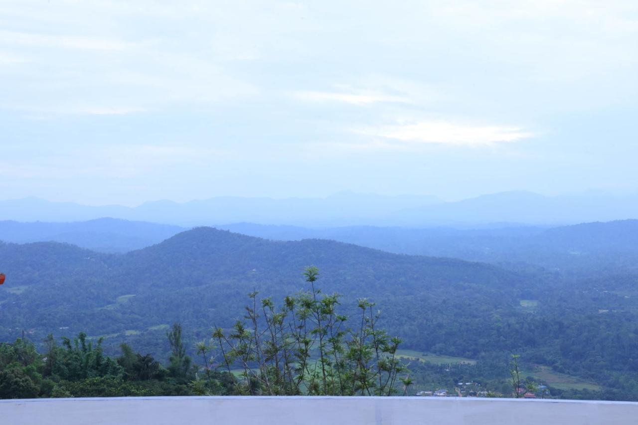Kollanoor Guest House Madikeri Bagian luar foto