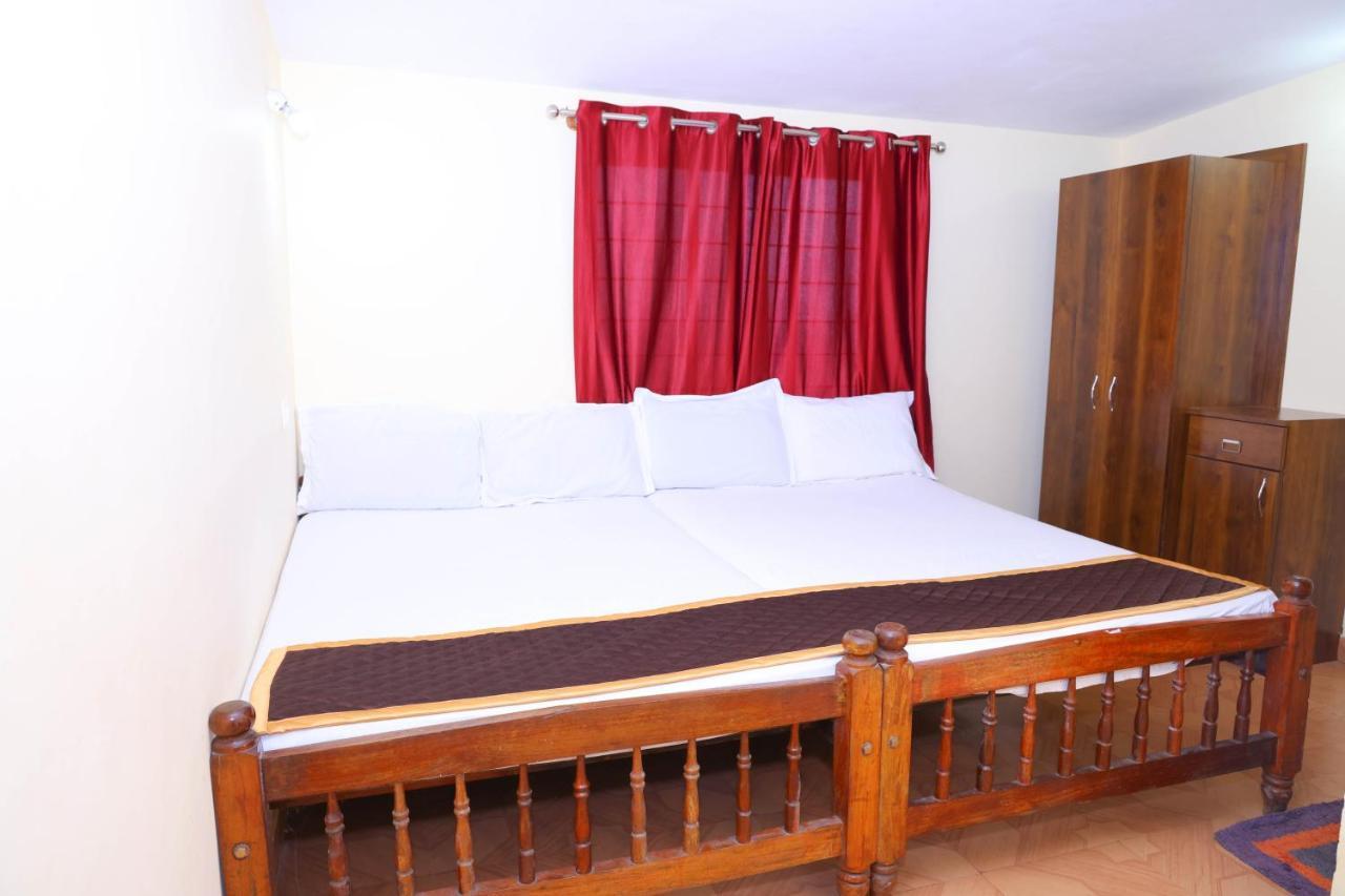 Kollanoor Guest House Madikeri Bagian luar foto