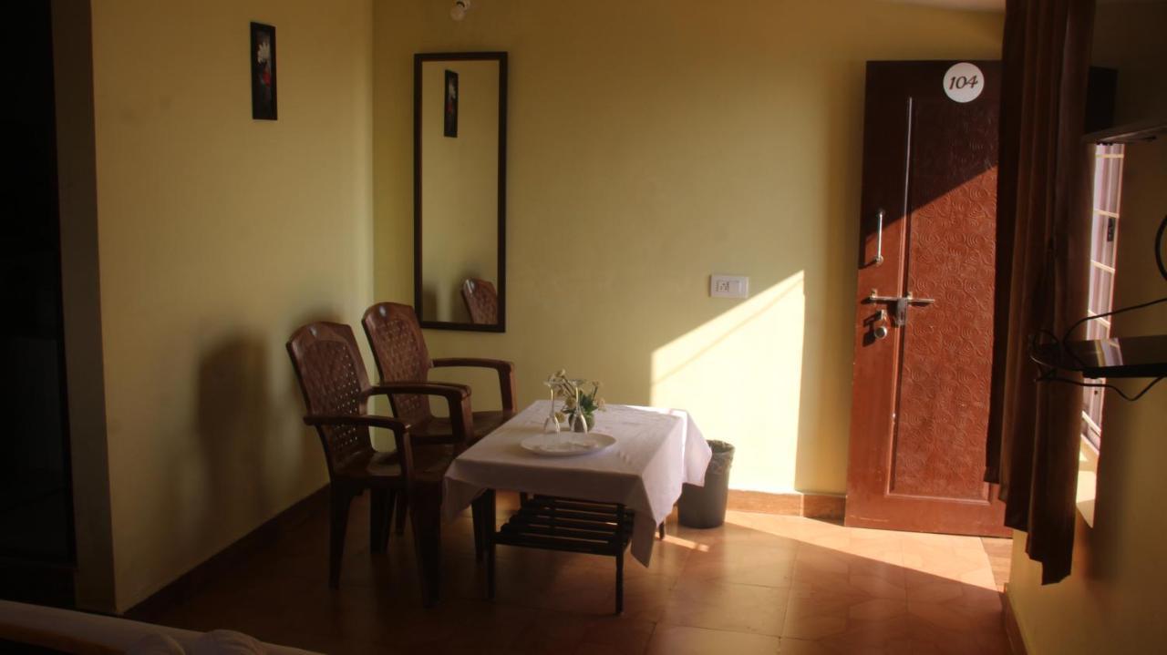 Kollanoor Guest House Madikeri Bagian luar foto
