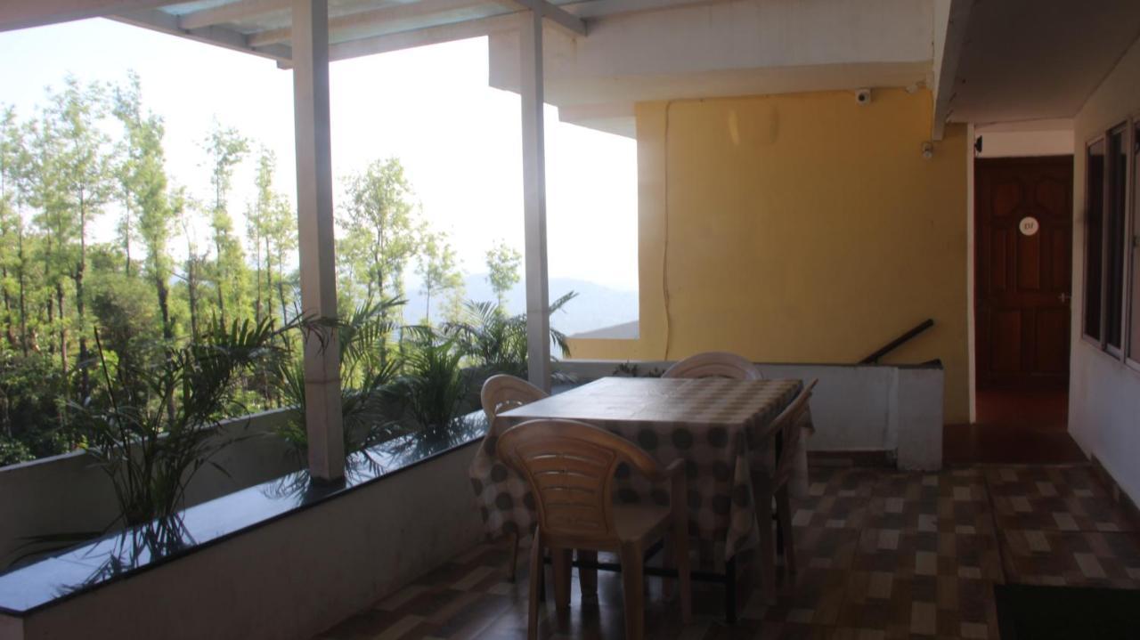 Kollanoor Guest House Madikeri Bagian luar foto