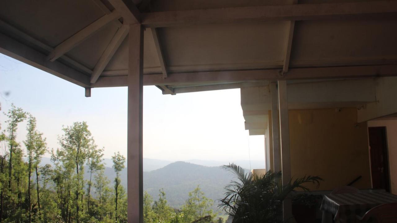 Kollanoor Guest House Madikeri Bagian luar foto