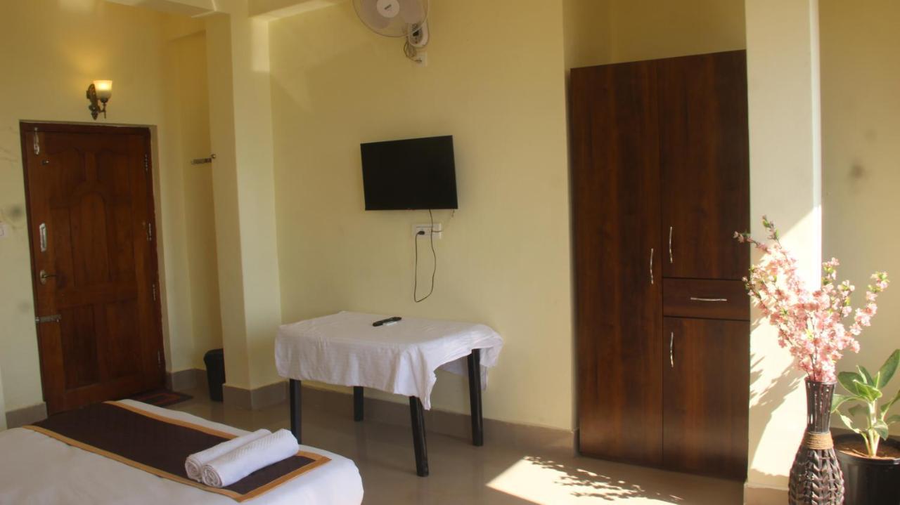 Kollanoor Guest House Madikeri Bagian luar foto